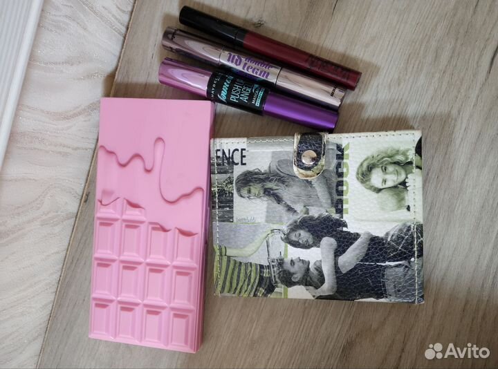 Набор косметики тени тушь блеск для губ