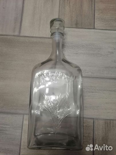 Бутыль стеклянный