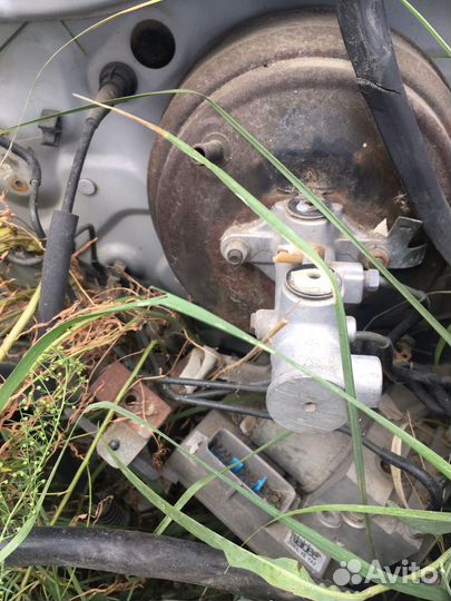 Вакуум с цилиндром Mazda 626