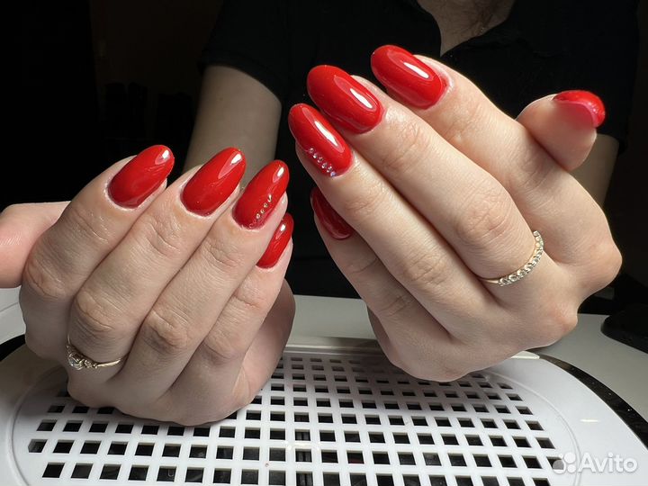 Модель на маникюр