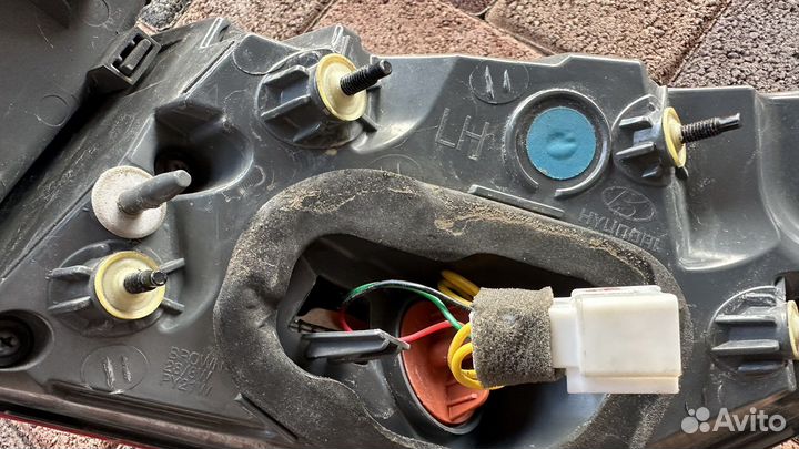 Задняя левая фара гинезис g80