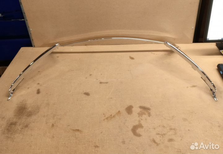 Молдинг решетки радиатора хром sailing LXL10789033