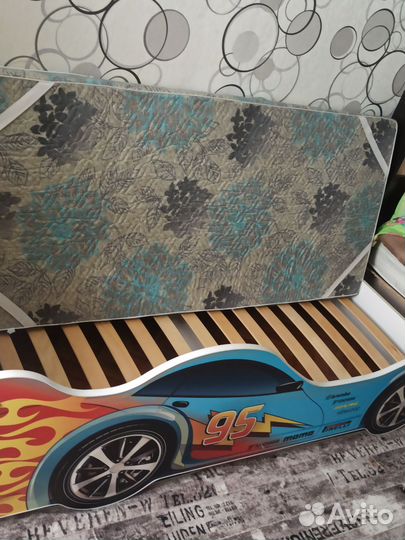 Детская кровать машина с матрасом