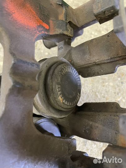 Суппорт Volkswagen Golf VII 2013-2019 2012-2017