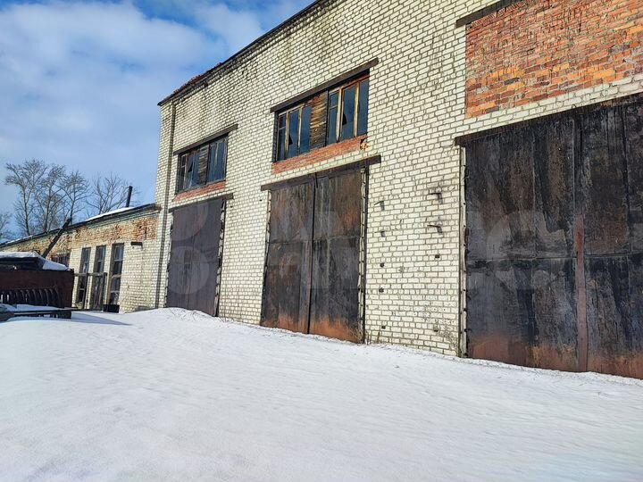 База 2600 м², участок 1га под склад и производство