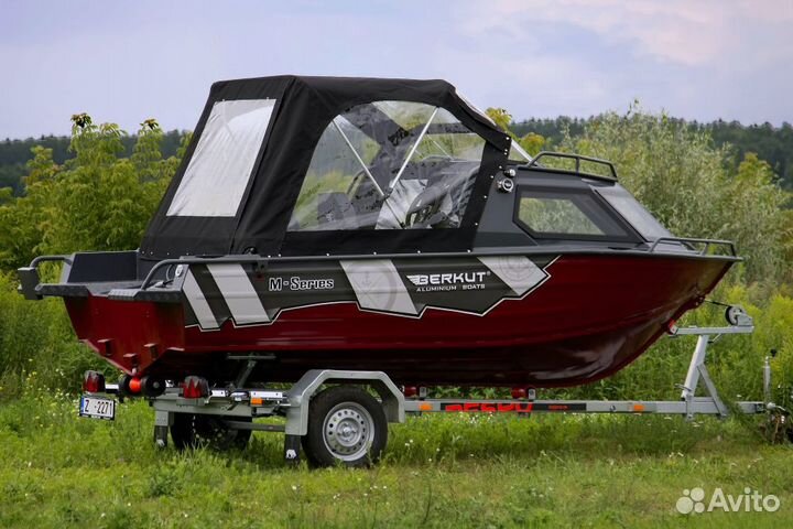 Лодка Bercut M-HT
