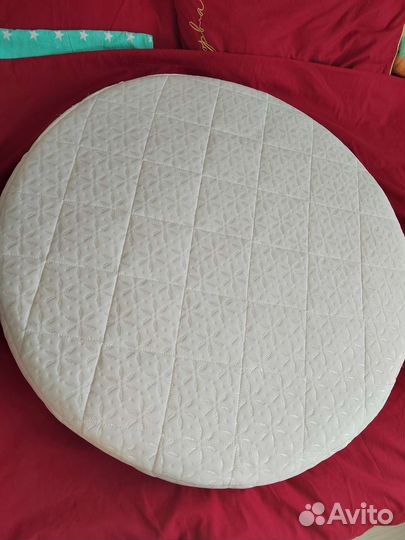 Двухсторонний матрас в детскую круглую кроватку