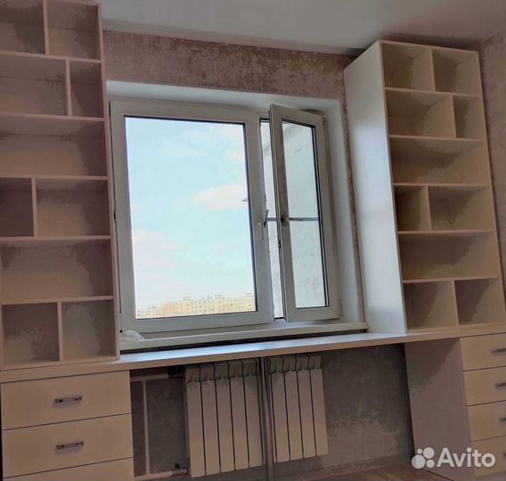 Рабочая зона у окна