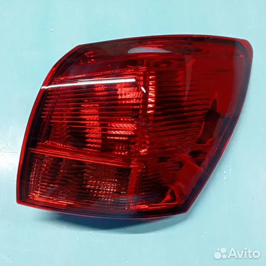 Фонарь задний правый Nissan Qashqai J10 26550JD000