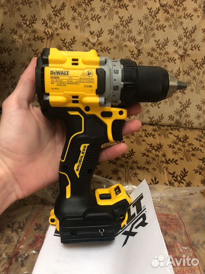 Шуруповерт Dewalt dcd 800