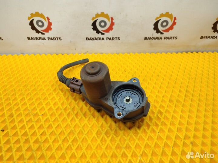 Моторчик ручника задний левый Audi A5 8T 3.2 cala