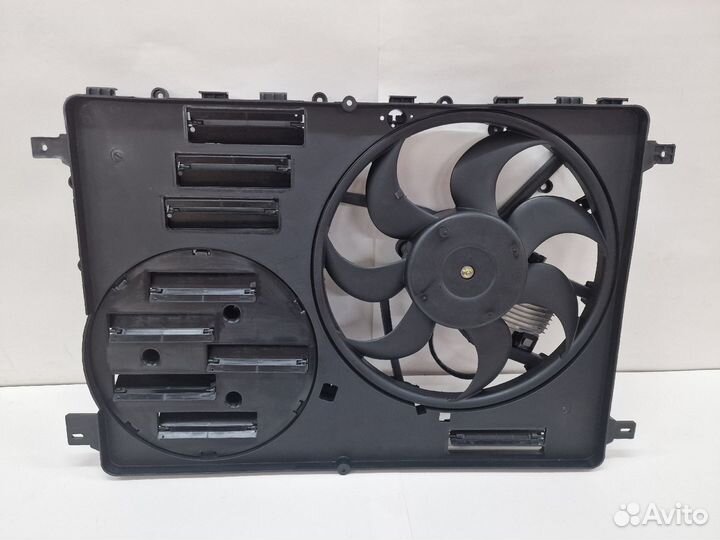 Вентилятор Land Rover Freelander 2 LR044833