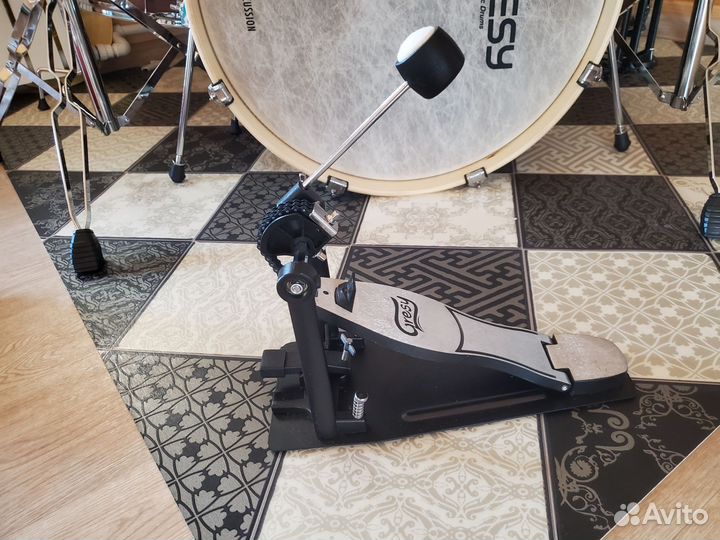 Педаль для бас барабана