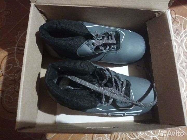 Лыжные ботинки