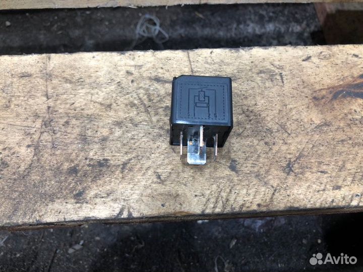 Реле Bmw 5 E60 N52B30 2005