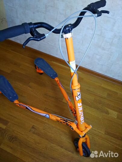 Trikke T67 CS - Карвинговый трехколесный самокат