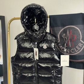 Глянцевая жилетка Moncler Bormes