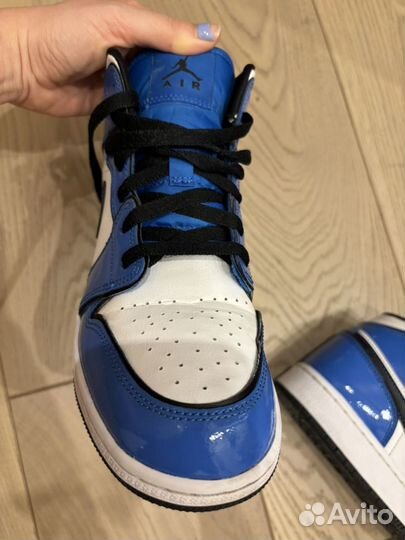 Nike Air Jordan 1 Mid SE GS “Signal Blue”