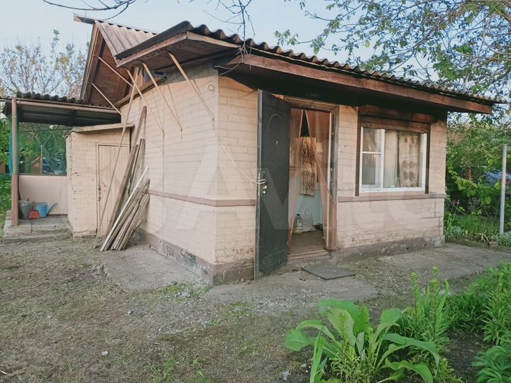 Дом 25 м² на участке 6 сот.