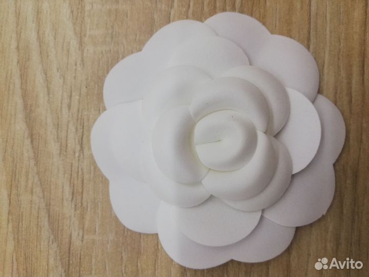 Камелии, ленты Chanel