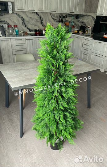 Искусственная туя