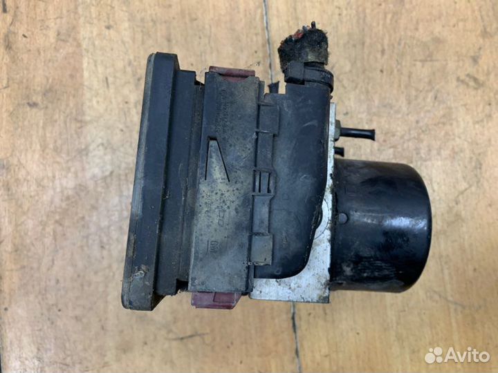 Блок abs Opel Zafira B Z16XER 2008