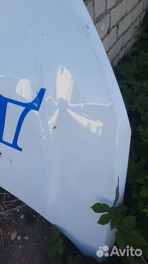 Капот на LADA vesta