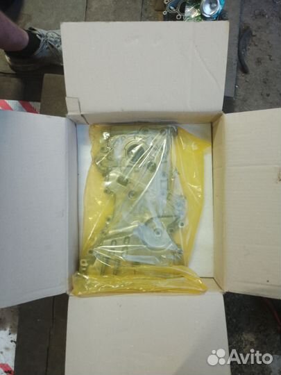 Передняя крышка KIA shortage 2018г 2.0