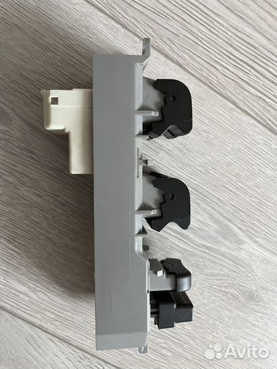 Блок стеклоподьемников toyota