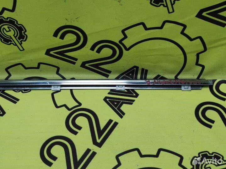 Молдинг стекла (на дверь) передний правый Lexus