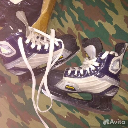 Продам коньки р. 40