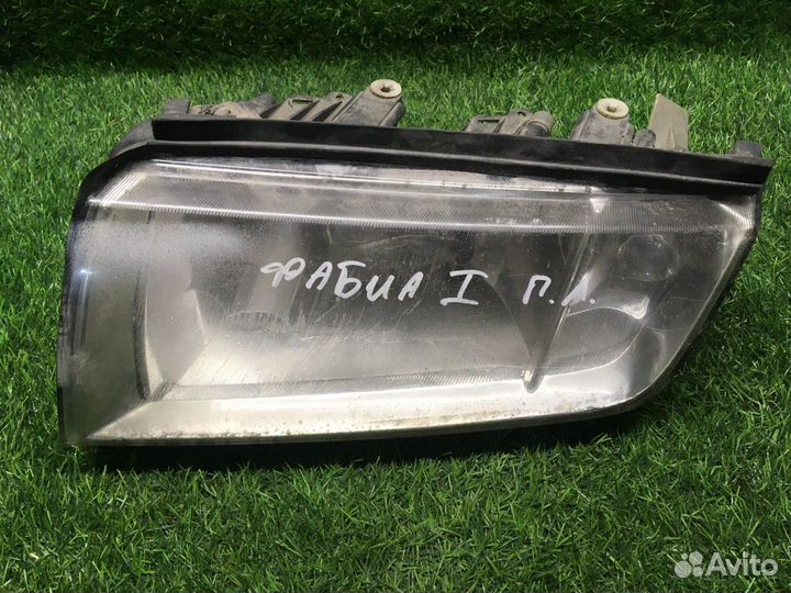 Фара левая Skoda Fabia 1
