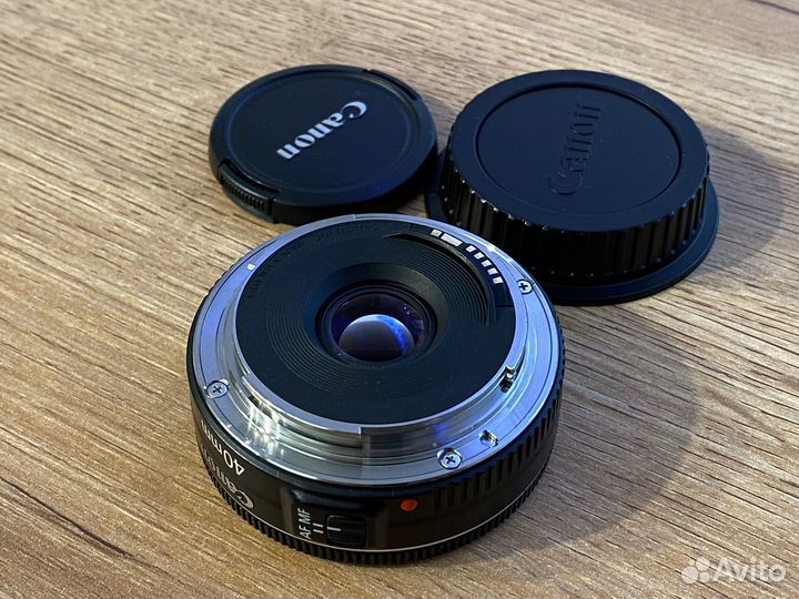 Объектив Canon EF 40mm f/2.8 STM