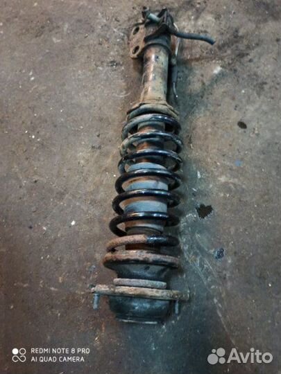 Стойка подвески передняя правая Opel Agila A