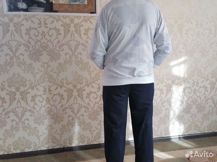 Спортивный костюм женский