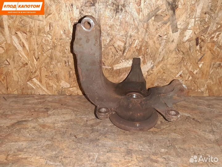 Кулак передний правый Renault Megane 2 рест