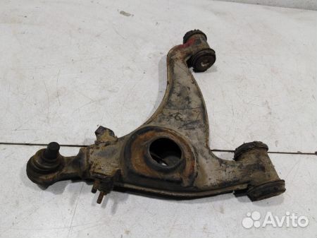 Рычаг передний правый нижний