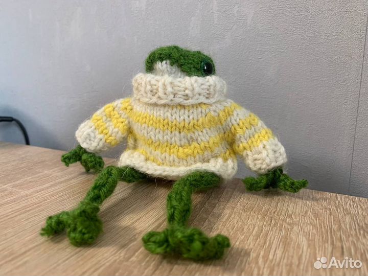 Вязаная лягушка