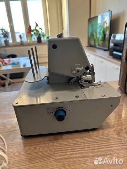 Оверлок /швейная машина 151