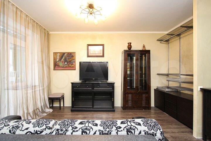 2-к. квартира, 57 м², 8/17 эт.