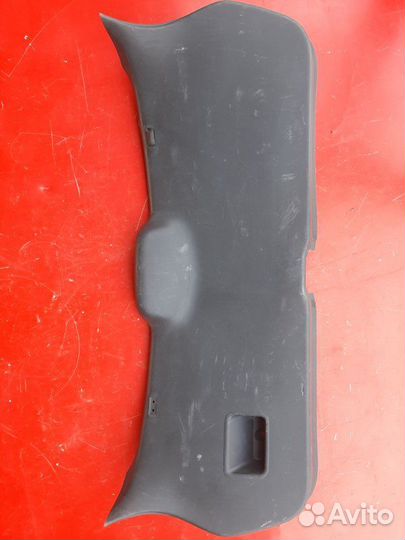 Обшивка крышки багажника Nissan Qashqai