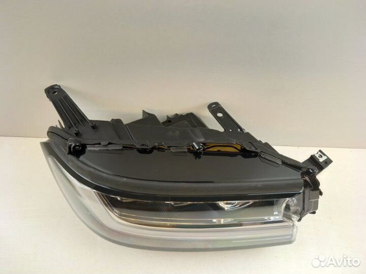 Фара правая Toyota Land Cruiser 300 2021