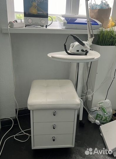 Пуф, тумба для экспресс-маникюра