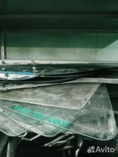 Стекла боковые на рено Логан 05-2015 г