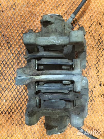 Тормозной суппорт задний Audi Q3 8U cpsa 2013