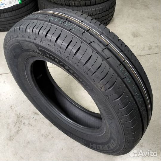 Tracmax X-Privilo RF-19 215/70 R15C 109S