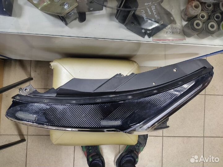 Фара левая Kia K5