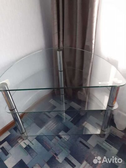 Стеклянная тумба под тв