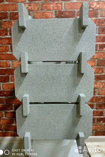 Полка-стеллаж для бутылок под камень