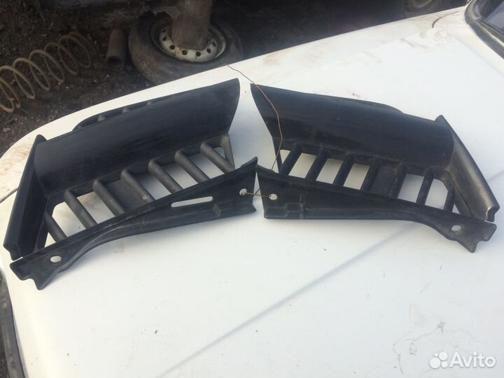 Решетка радиатора Митсубиши Mitsubishi Outlander